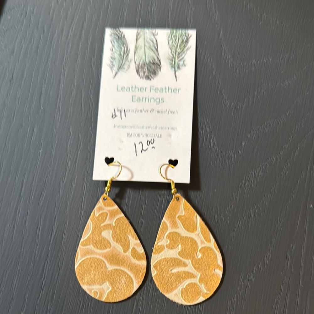 🆕 Gold Leather Feather Teardrop Earrings